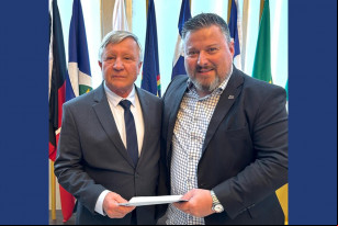 José Agnelo Seger, diretor-presidente do Grupo Herval, recebe a Medalha do Mérito Farroupilha